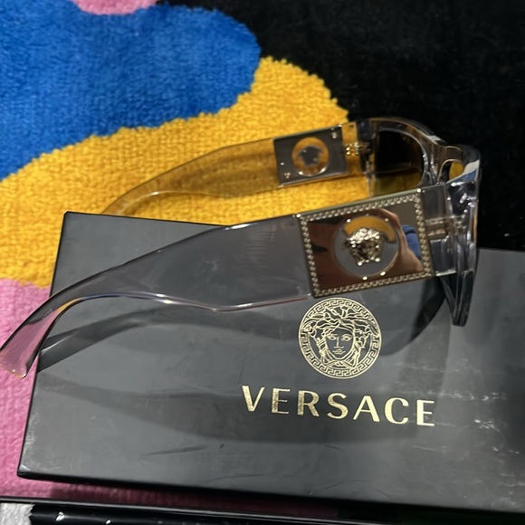 Brand new sun glasses 100 % authentic for men great for skiing - Picture 6 of 10